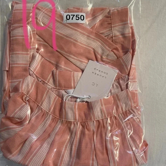 NWT’S. LC Lauren Conrad pink striped flowy top with 3/4 length sleeves. - Picture 9 of 9